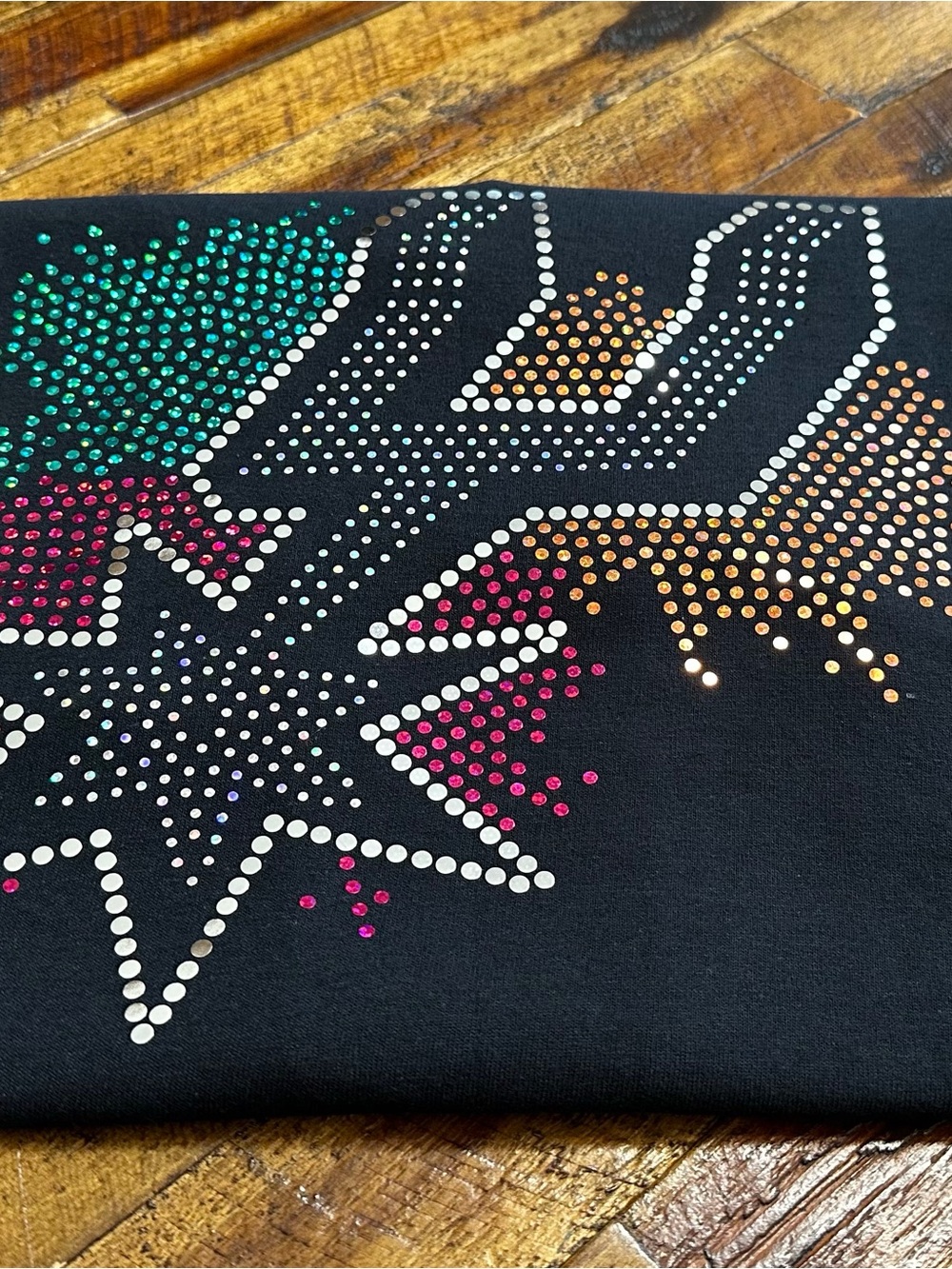 NEW San Antonio Spurs PomPom V-Neck Tee | Bling Basketball Shirt with Bling Cap - Picture 3 of 6